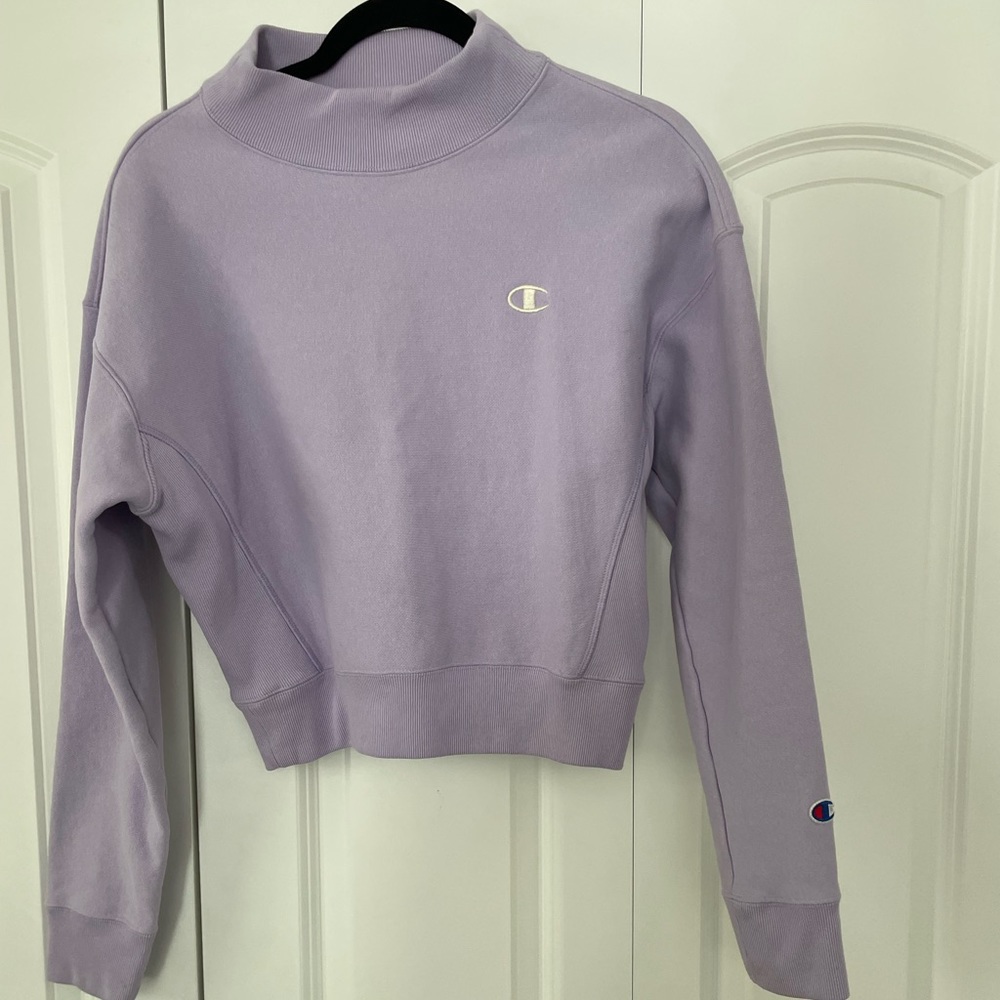 Lavender Champion cropped sweatshirt. Size Medium